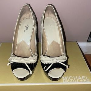 Michael Kors Lolita Peep Toe Pumps Size 5 1/2